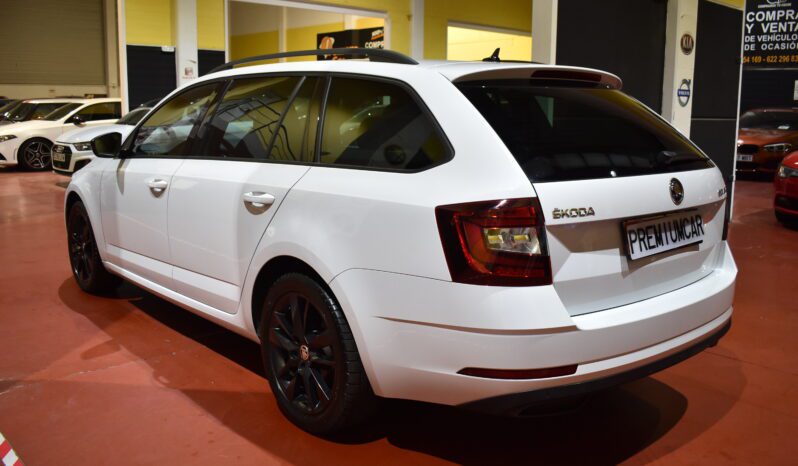 SKODA Octavia Combi 2.0 TDI 110kW 150CV DSG Style lleno