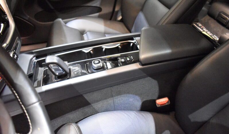 VOLVO XC60 2.0 B4 D AWD Momentum Pro Auto lleno