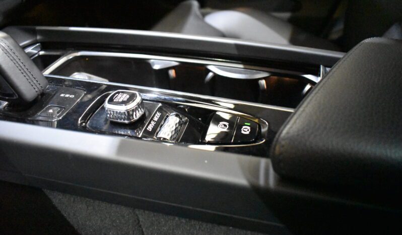 VOLVO XC60 2.0 B4 D AWD Momentum Pro Auto lleno