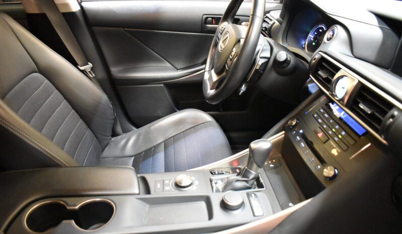 LEXUS IS 2.5 300h Business lleno