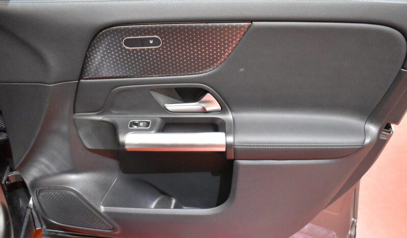 MERCEDES-BENZ GLA GLA 200 D lleno