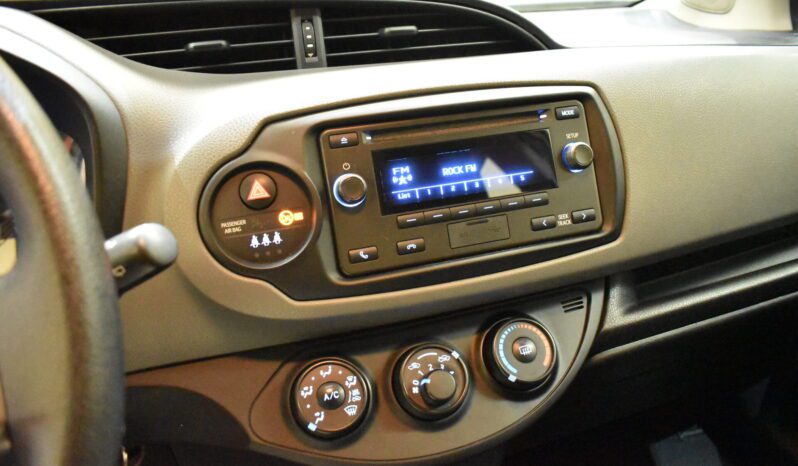 TOYOTA Yaris 1.0 70 Active lleno