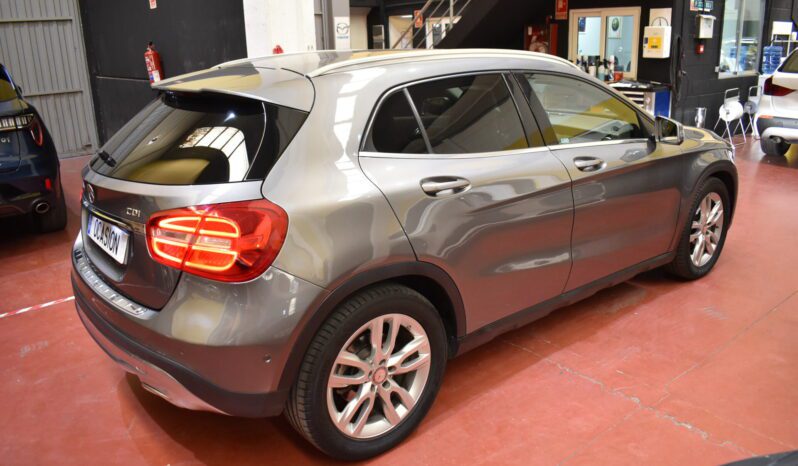 MERCEDES-BENZ Clase GLA GLA 200 d Style lleno