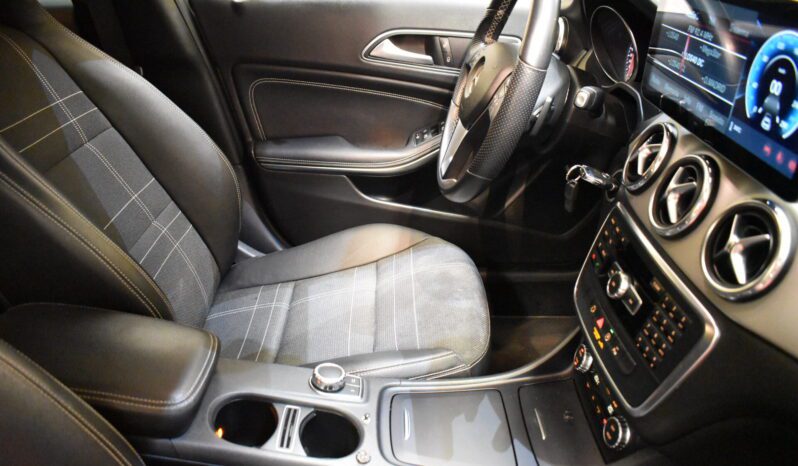 MERCEDES-BENZ Clase GLA GLA 200 d Style lleno